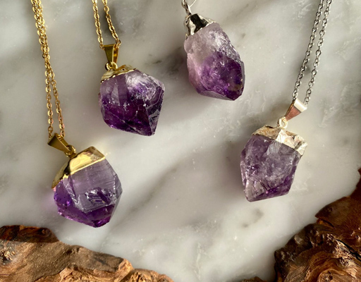 Pendentif en pointe d&#039;Am&eacute;thyste